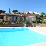 Feriehus Mit Blick Auf Grimaud