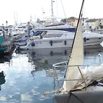 Feriehus Mit Blick Auf Grimaud *