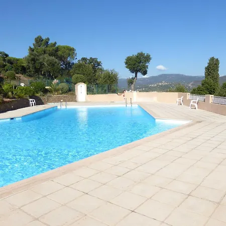 Mit Blick Auf Grimaud *