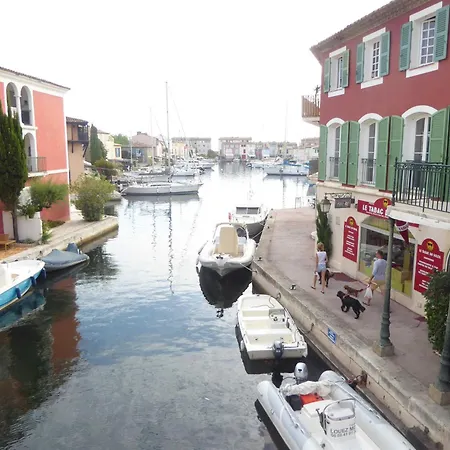 Mit Blick Auf Grimaud *