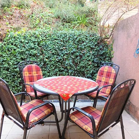 Nyaraló Mit Blick Auf *